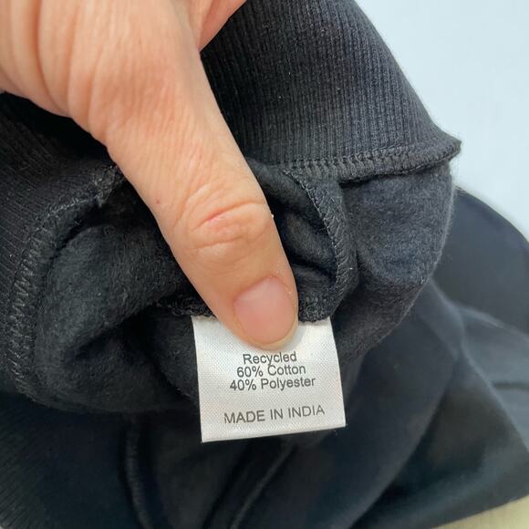 NWT Sweet Soul Size Large Merry Everything Sweatshirt - Picture 4 of 4